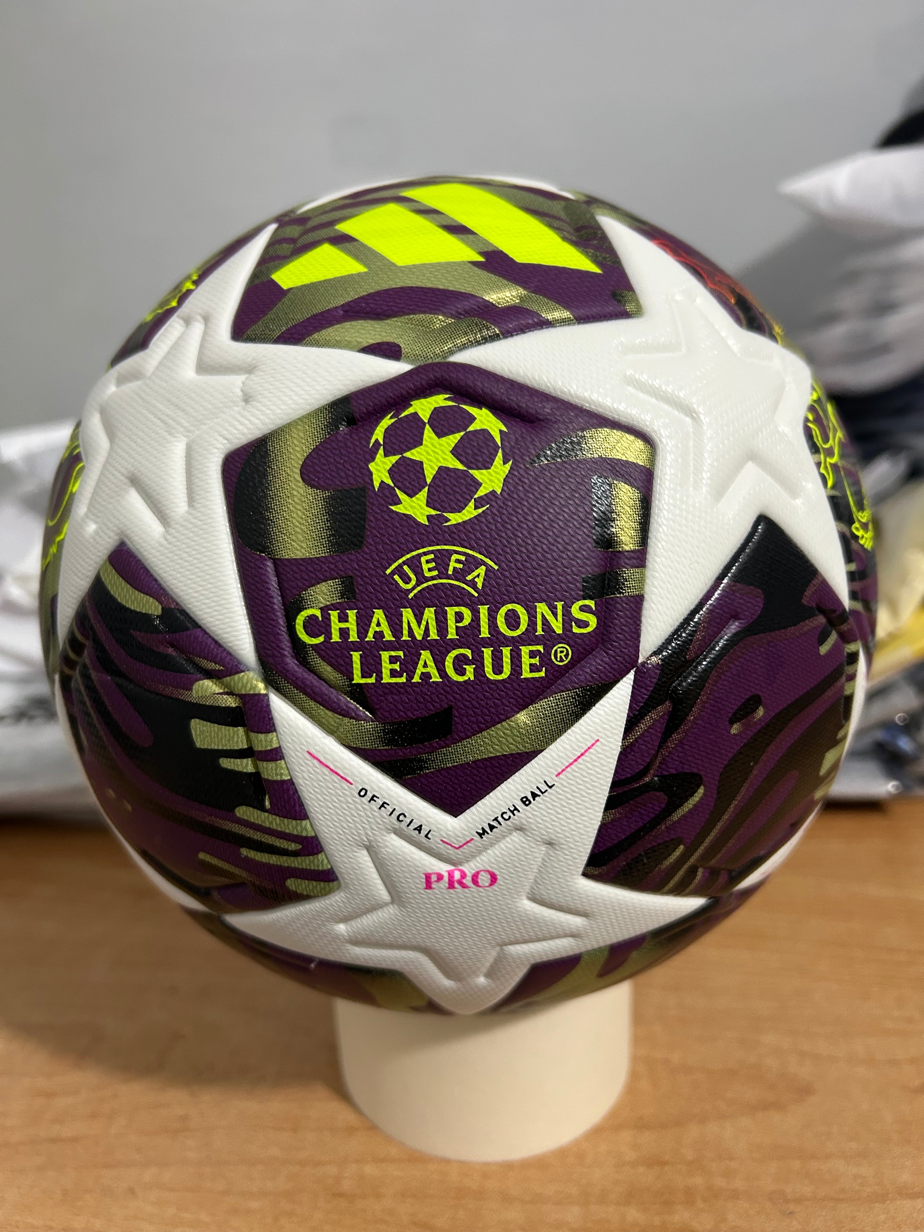 BALON ADIDAS FINALE CHAMPIONS LEAGUE 25/26 VERSION PRO