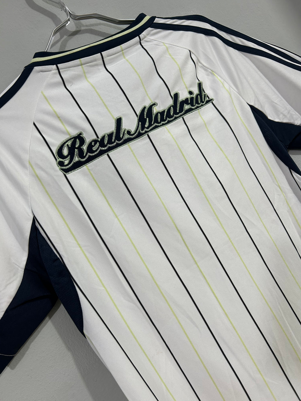 CAMISETA DEL REAL MADRID ESTILO BEISBOL 2025/2026 MUNDIAL DE CLUBES