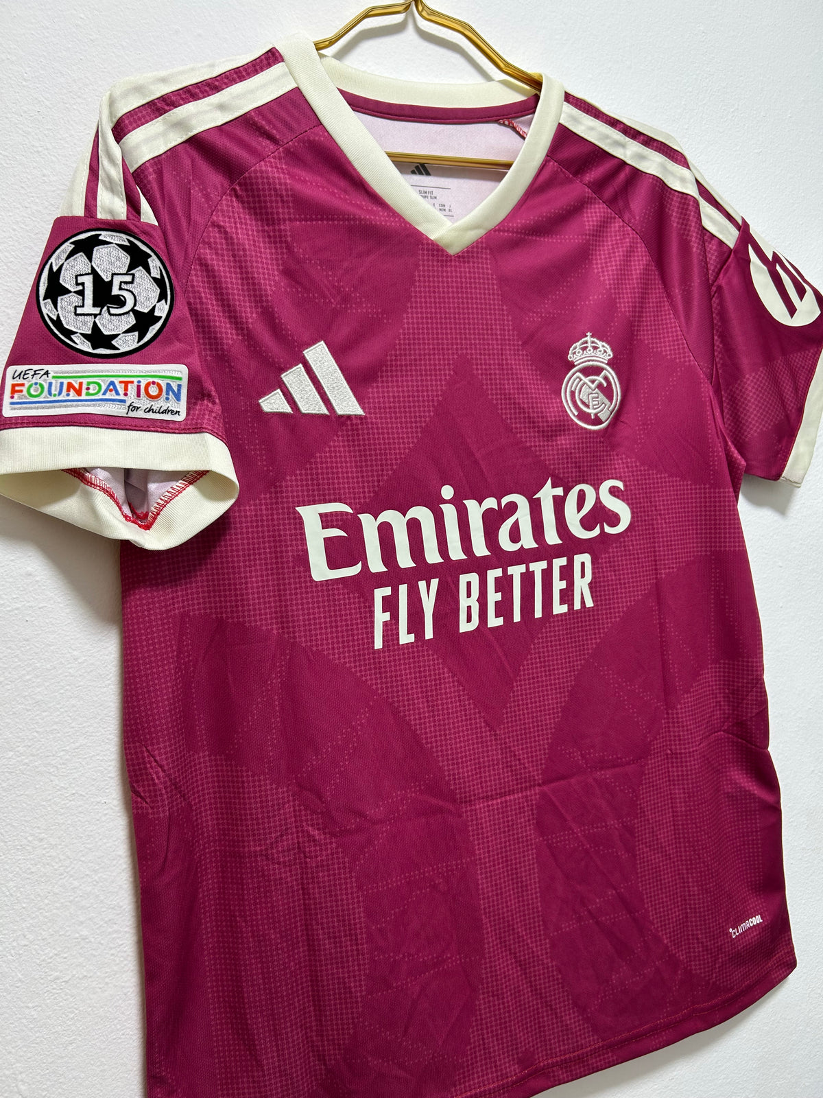 CAMISETA DEL REAL MADRID 3era EQUIPACIÓN VERSIÓN FAN