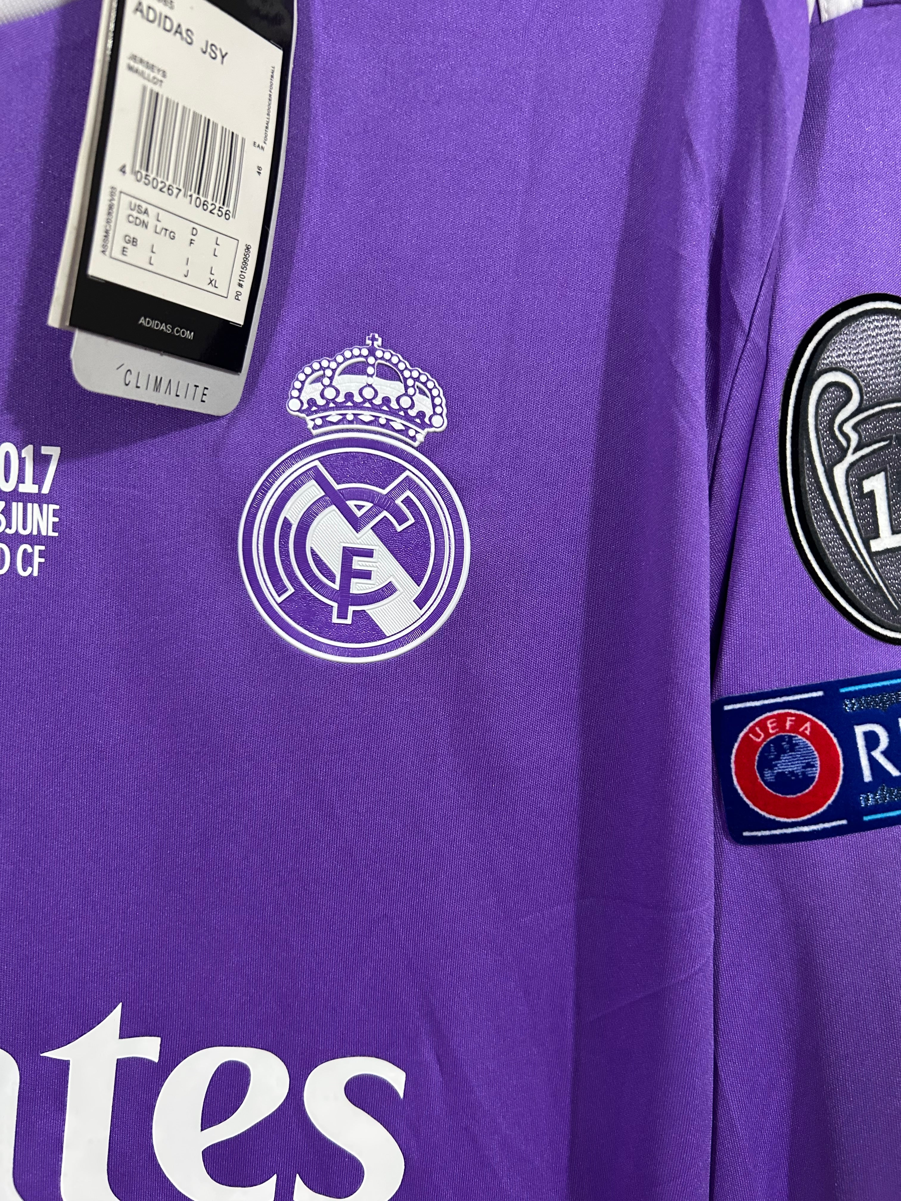 CAMISETA DEL REAL MADRID 2016/2017 SEGUNDA EQUIPACION EDICION FINAL DE CHAMPIONS LEAGUE CARDIFF 2017 MANGA LARGA