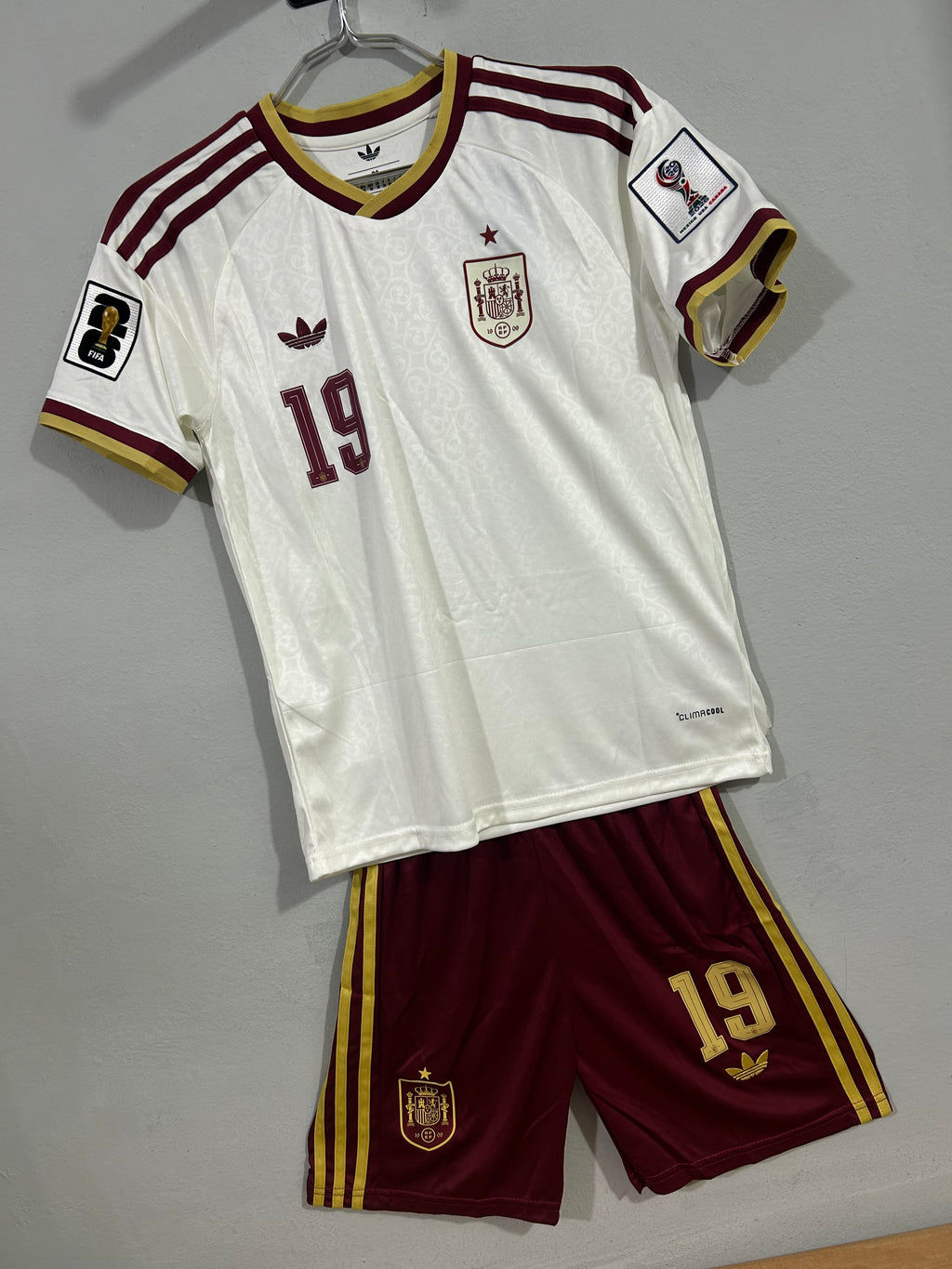 CONJUNTO PARA NIÑOS DE LA SELECCIÓN DE ESPAÑA 2026 VISITANTE