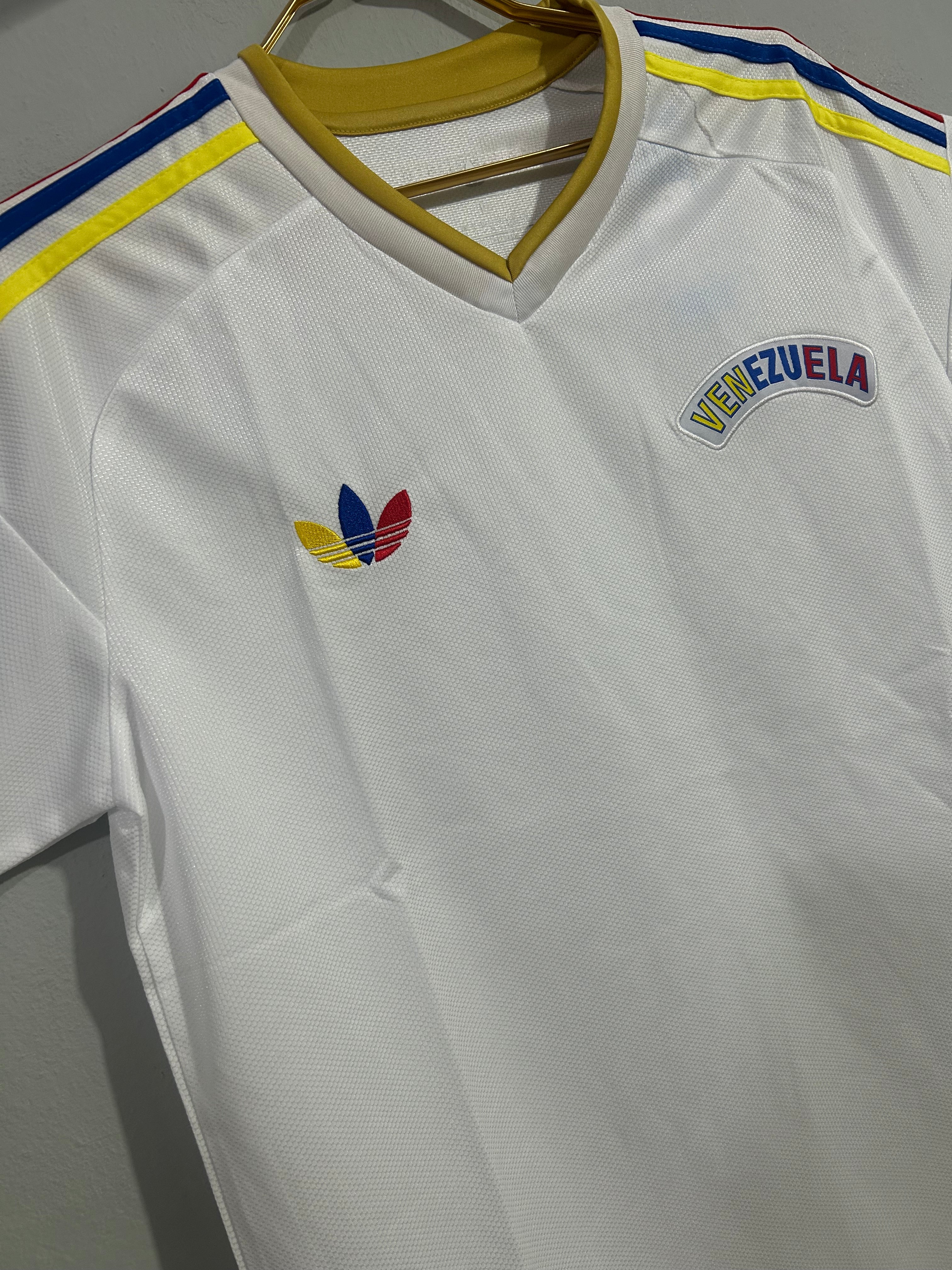 CAMISETA DE VENEZUELA 2026 VISITANTE