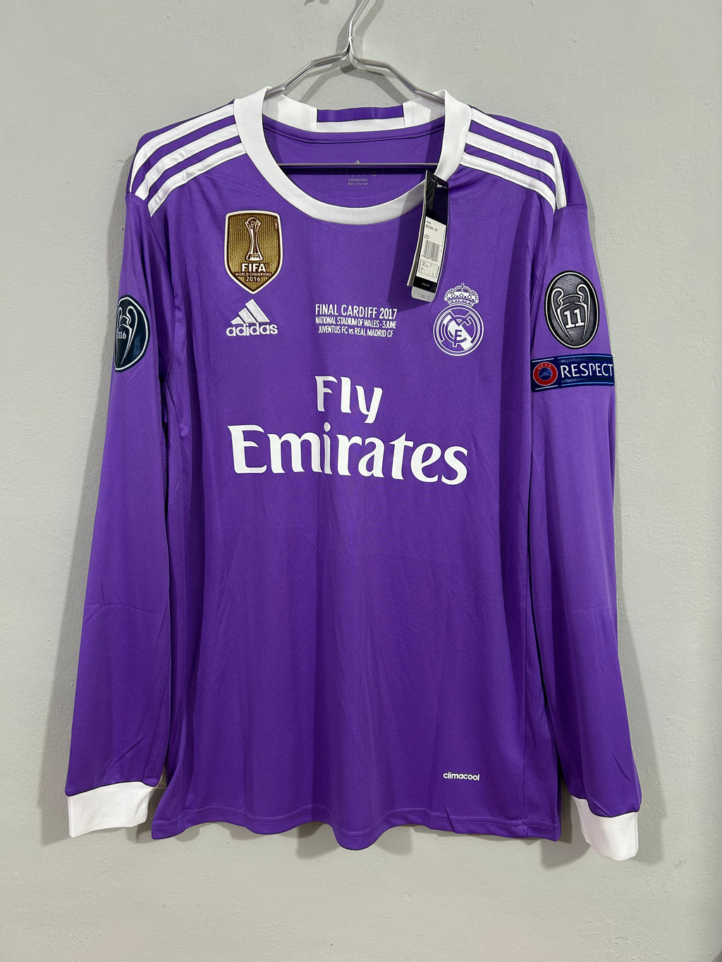 CAMISETA DEL REAL MADRID 2016/2017 SEGUNDA EQUIPACION EDICION FINAL DE CHAMPIONS LEAGUE CARDIFF 2017 MANGA LARGA