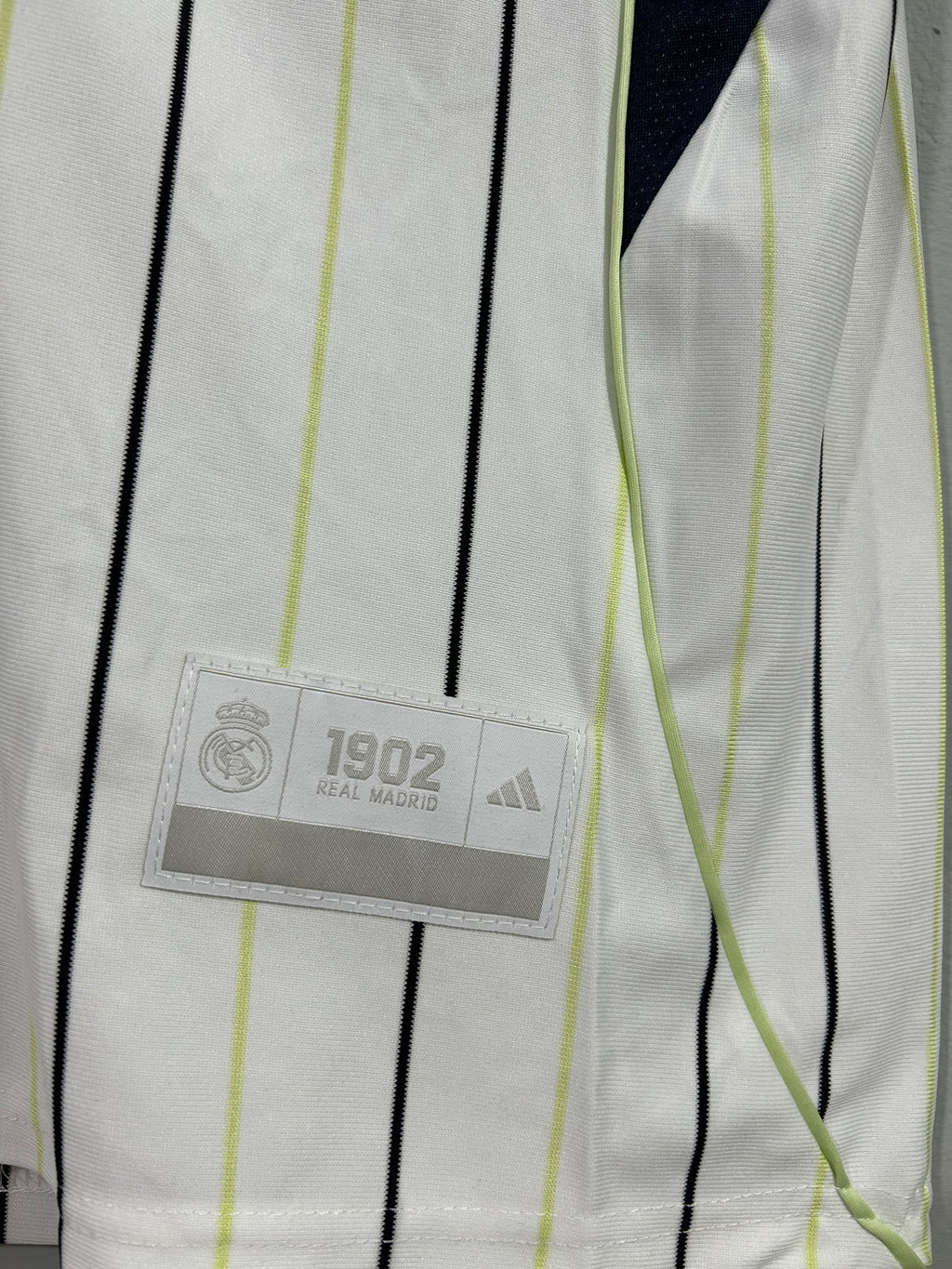 CAMISETA DEL REAL MADRID ESTILO BEISBOL 2025/2026 MUNDIAL DE CLUBES