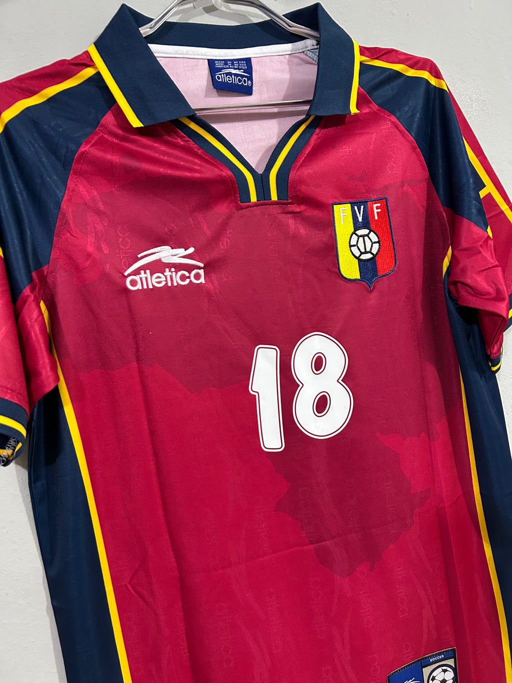 CAMISETA DE VENEZUELA 2000 LOCAL (RAWAYANA)