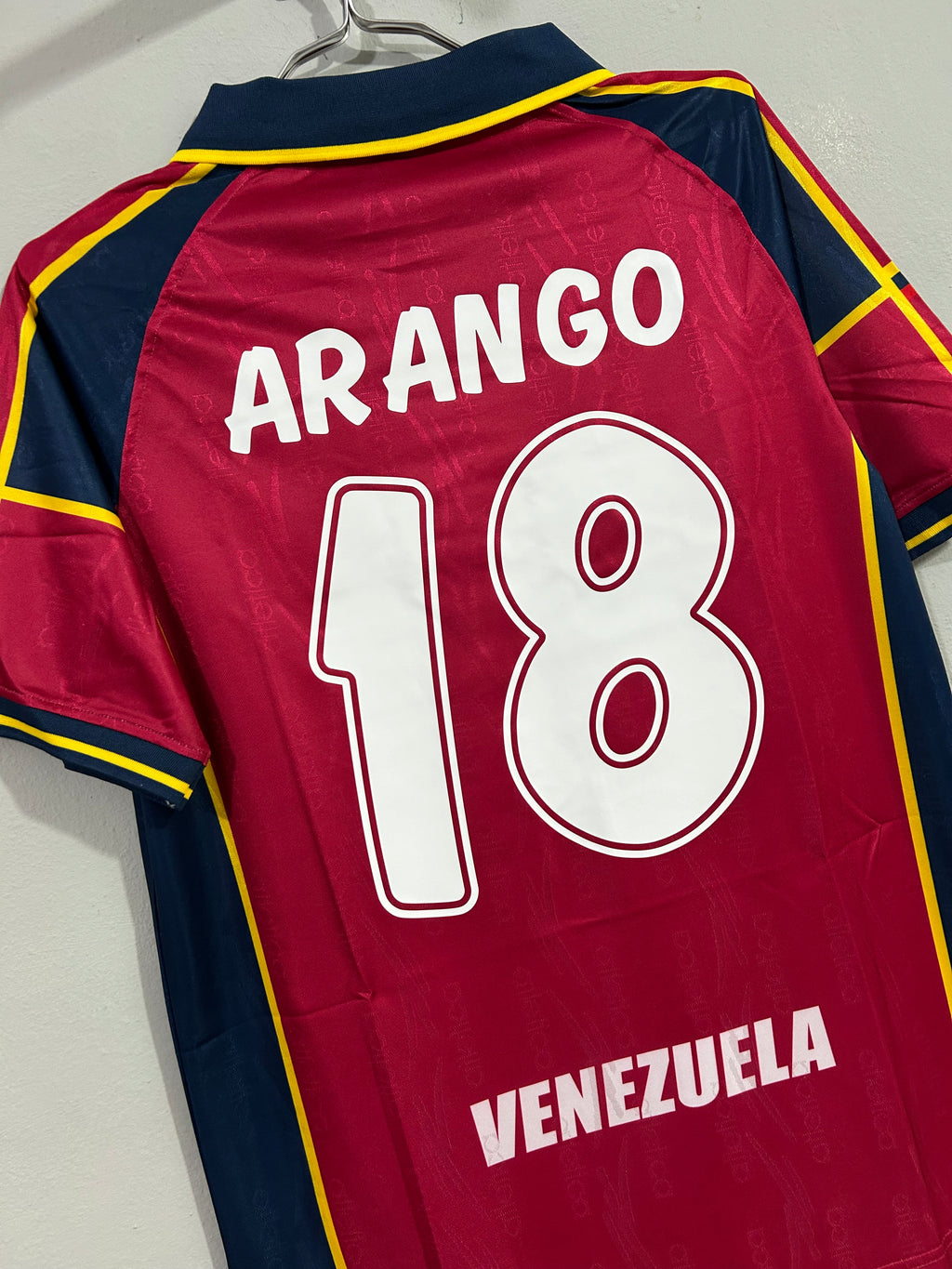 CAMISETA DE VENEZUELA 2000 LOCAL (RAWAYANA)