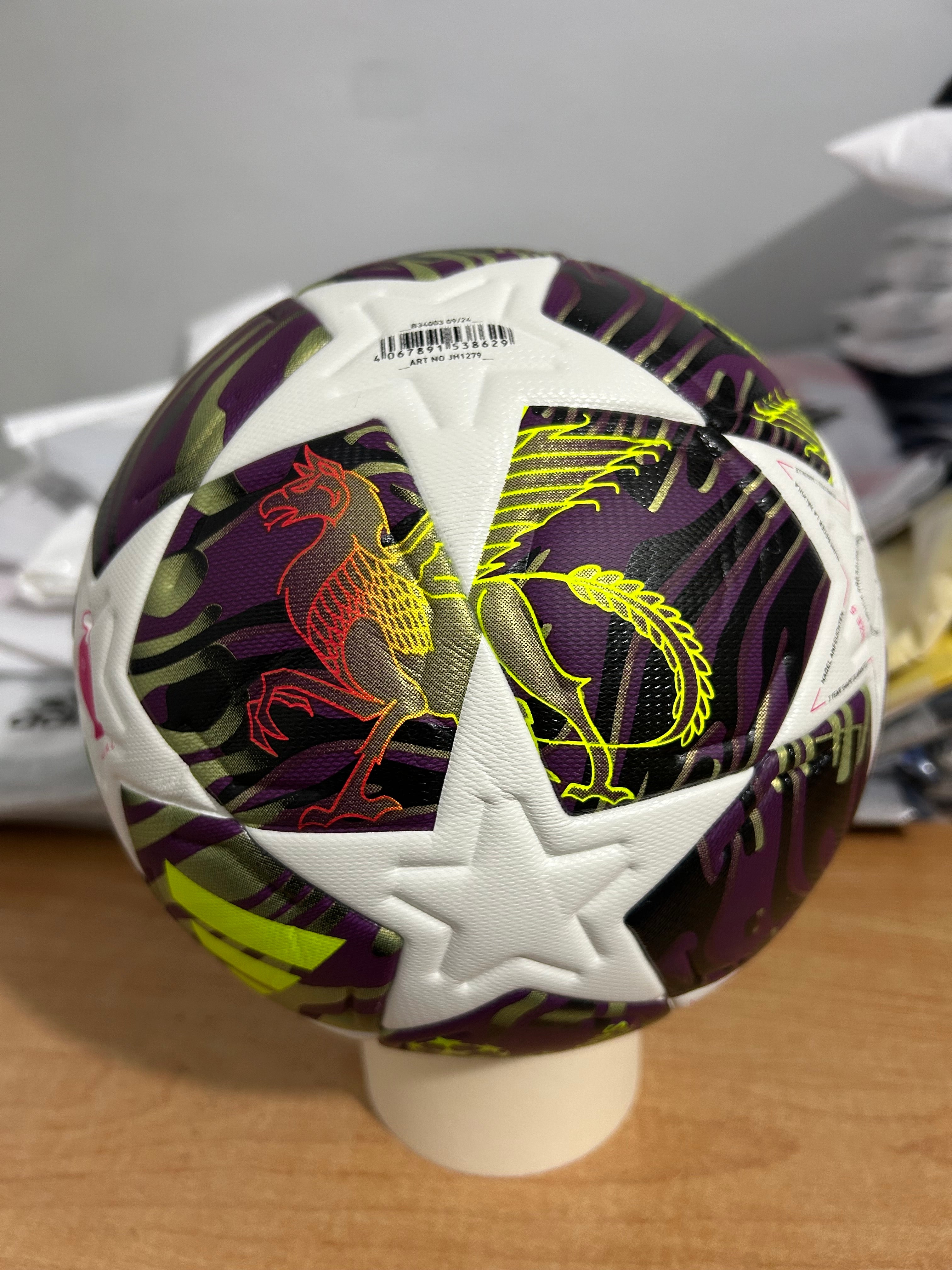BALON ADIDAS FINALE CHAMPIONS LEAGUE 25/26 VERSION PRO