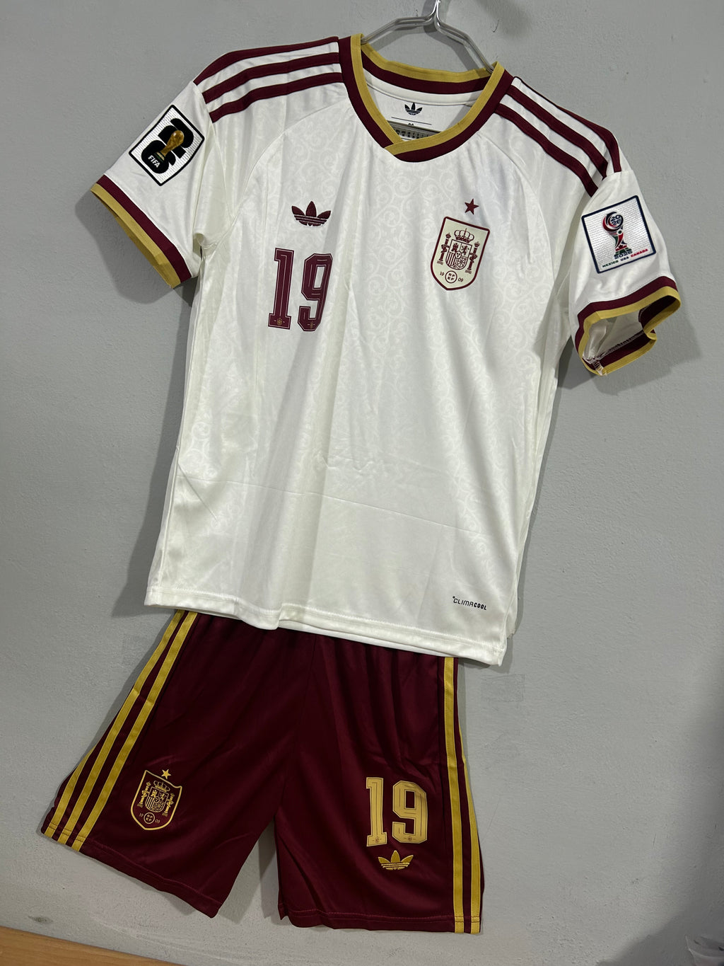 CONJUNTO PARA NIÑOS DE LA SELECCIÓN DE ESPAÑA 2026 VISITANTE