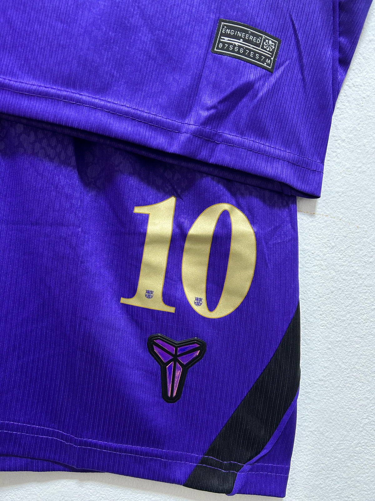 SET DEL FC BARCELONA PARA NIÑOS EDICIÓN BLACK MAMBA - Kobe Bryant