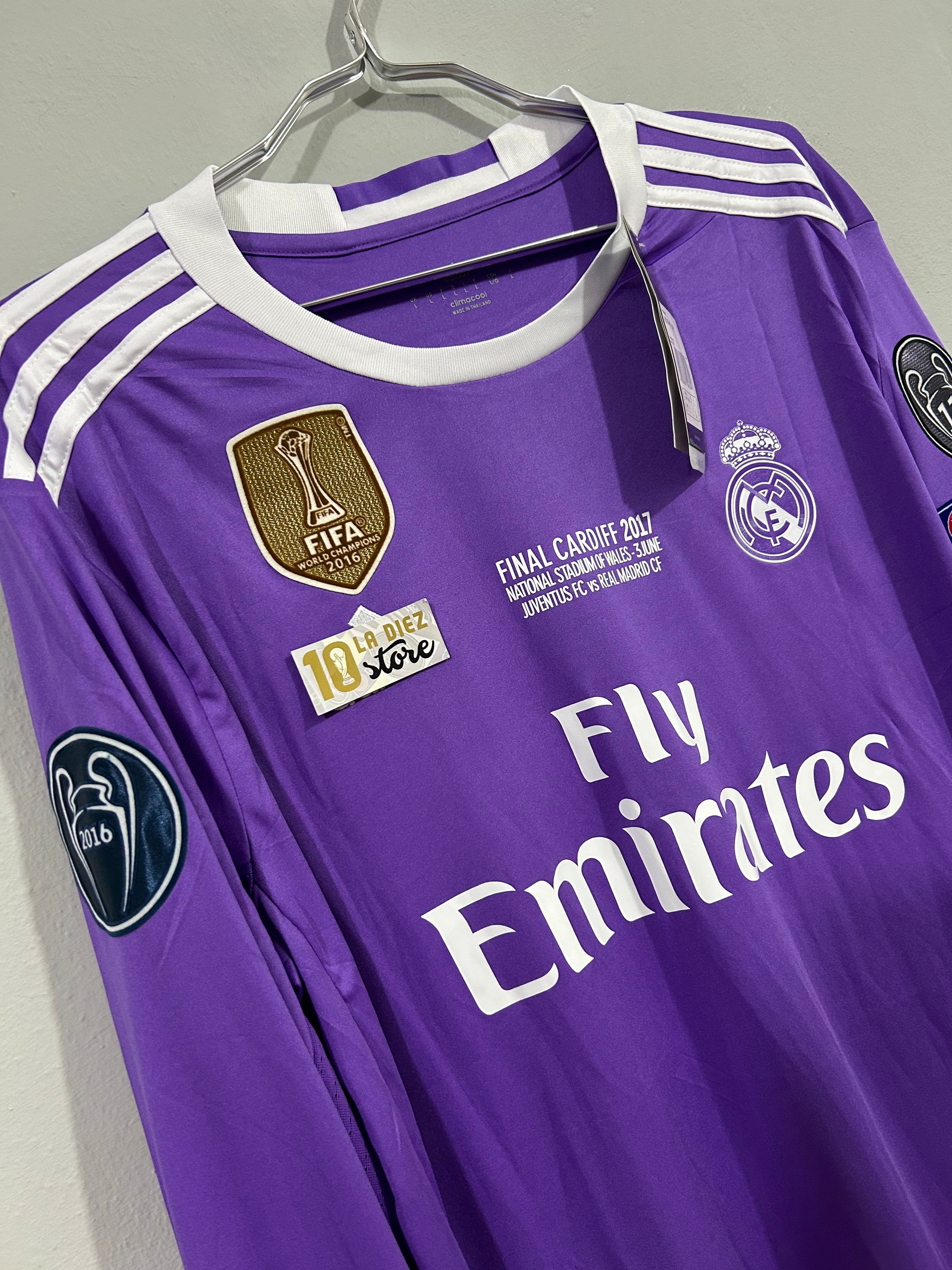 CAMISETA DEL REAL MADRID 2016/2017 SEGUNDA EQUIPACION EDICION FINAL DE CHAMPIONS LEAGUE CARDIFF 2017 MANGA LARGA