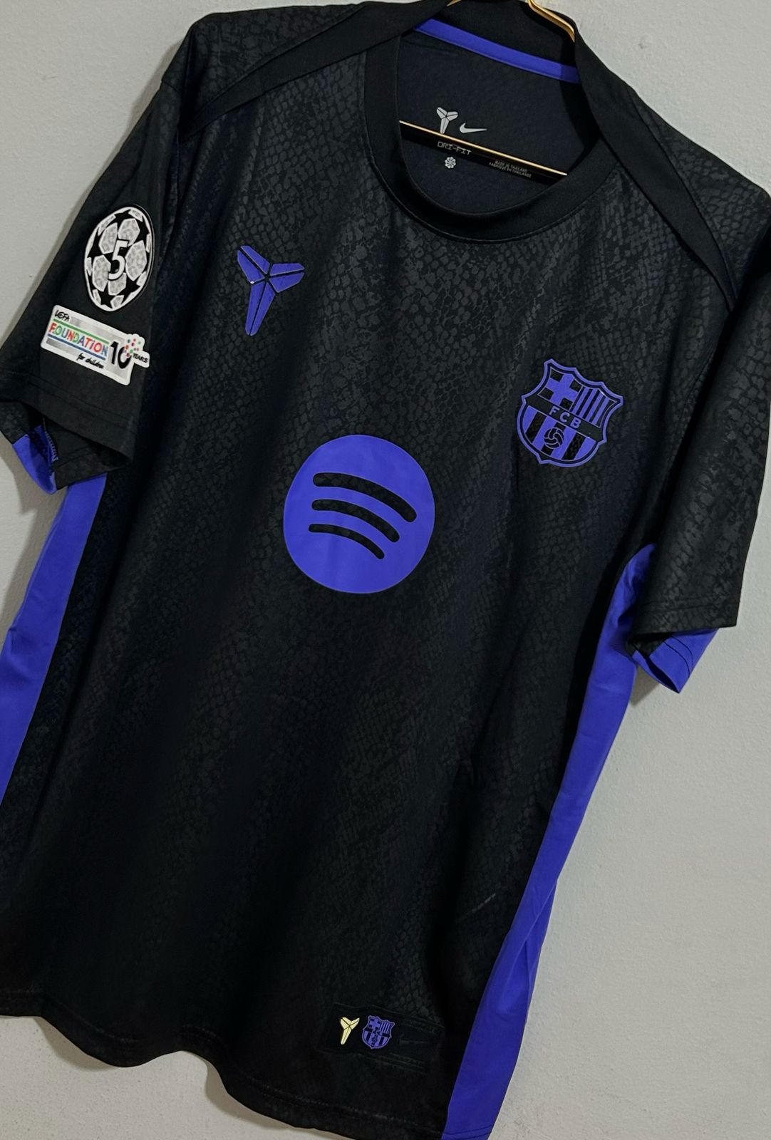 CAMISETA DEL FC BARCELONA 2025/2026 DE ENTRENAMIENTO EDICION KOBE BRYANT