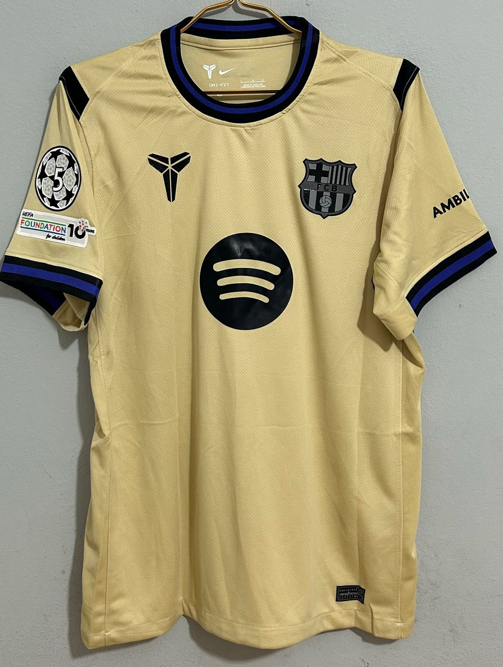 CAMISETA DEL FC BARCELONA 2025/2026SEGUNDA EQUIPACION EDICION KOBE BRYANT