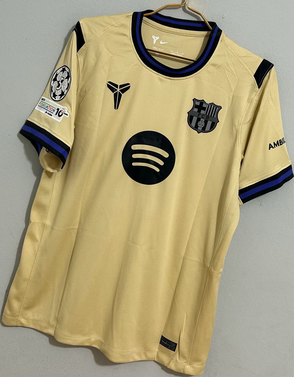 CAMISETA DEL FC BARCELONA 2025/2026SEGUNDA EQUIPACION EDICION KOBE BRYANT
