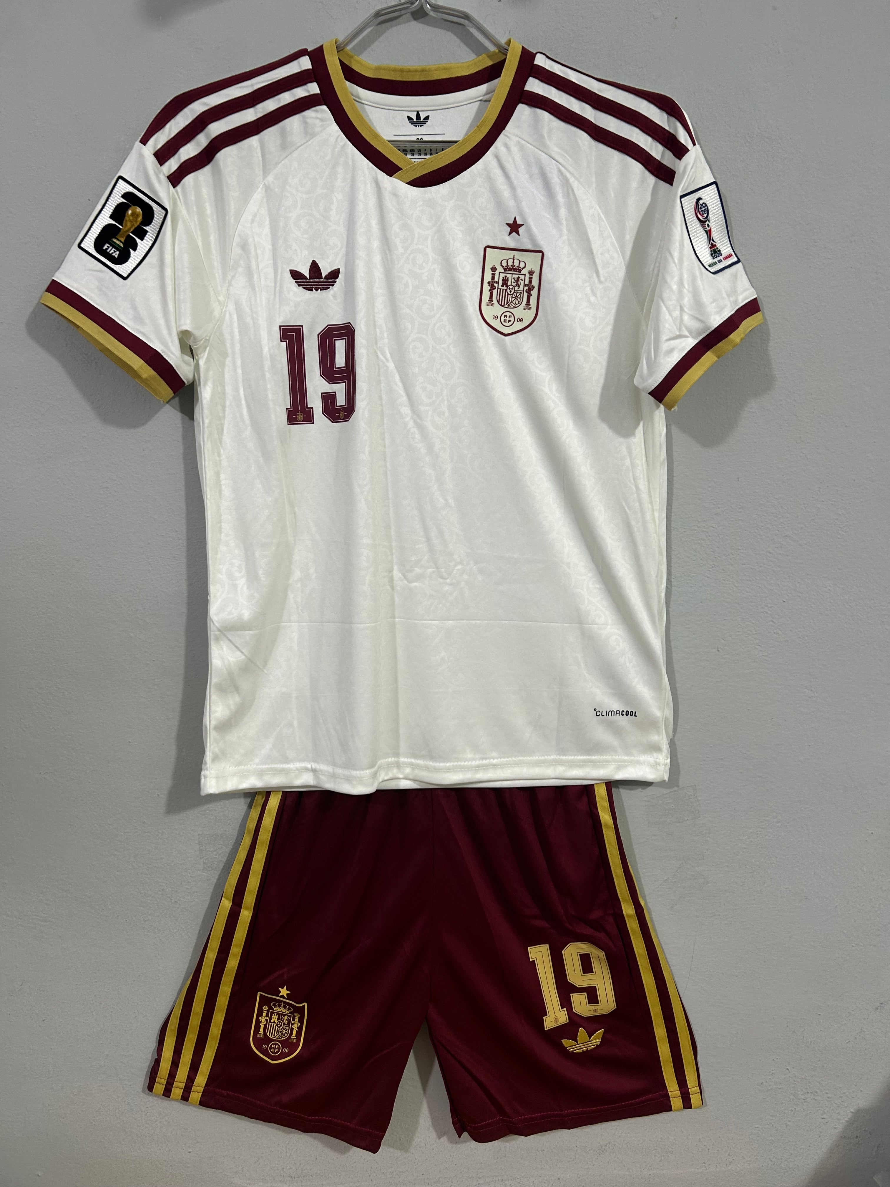 CONJUNTO PARA NIÑOS DE LA SELECCIÓN DE ESPAÑA 2026 VISITANTE