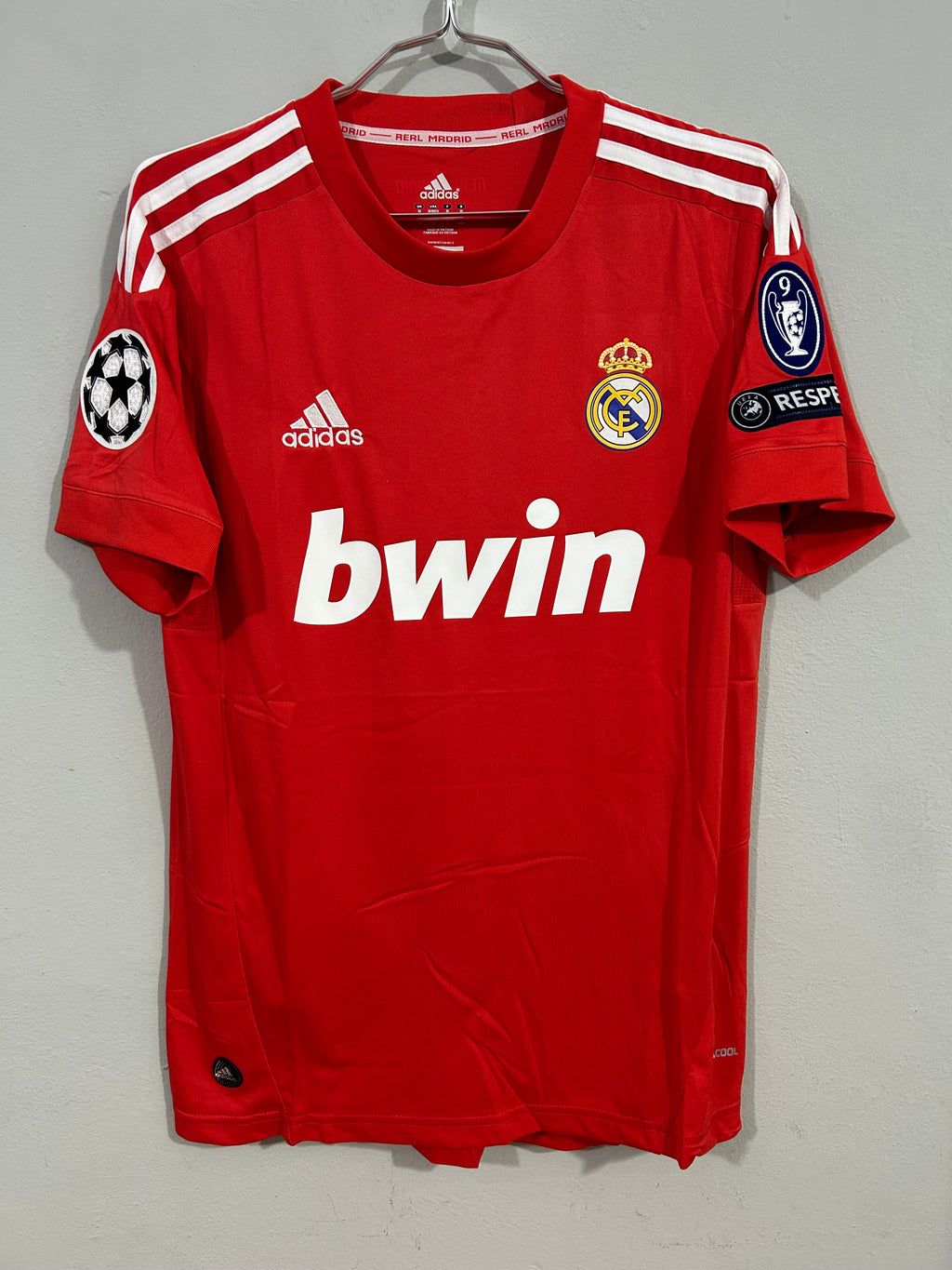 CAMISETA DEL REAL MADRID 2011-2012 TERCERA EQUIPACIÓN