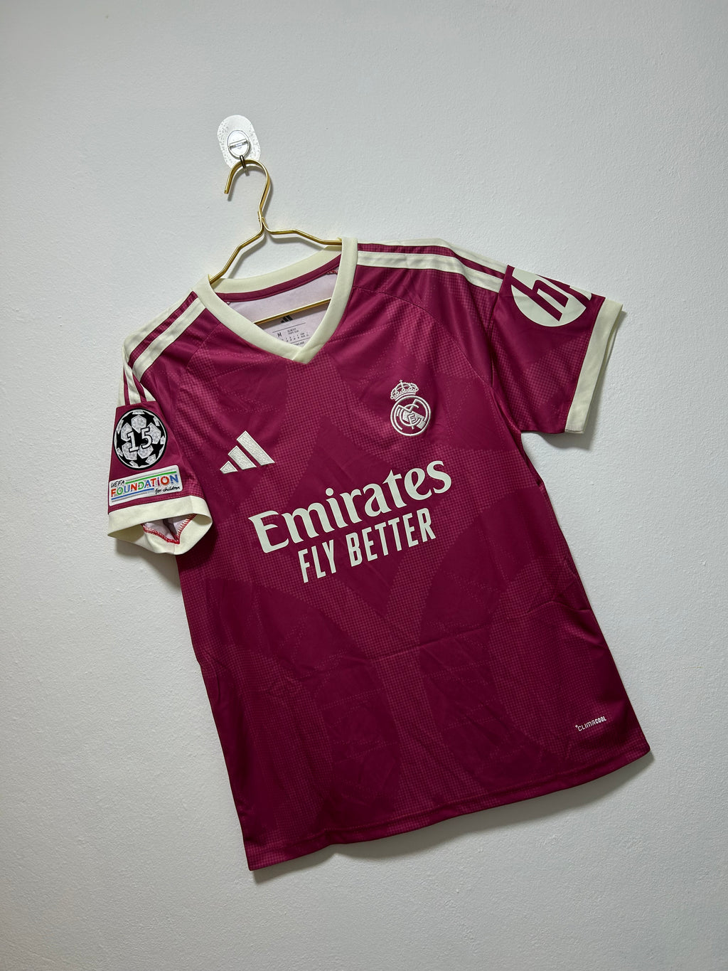 CAMISETA DEL REAL MADRID 3era EQUIPACIÓN VERSIÓN FAN