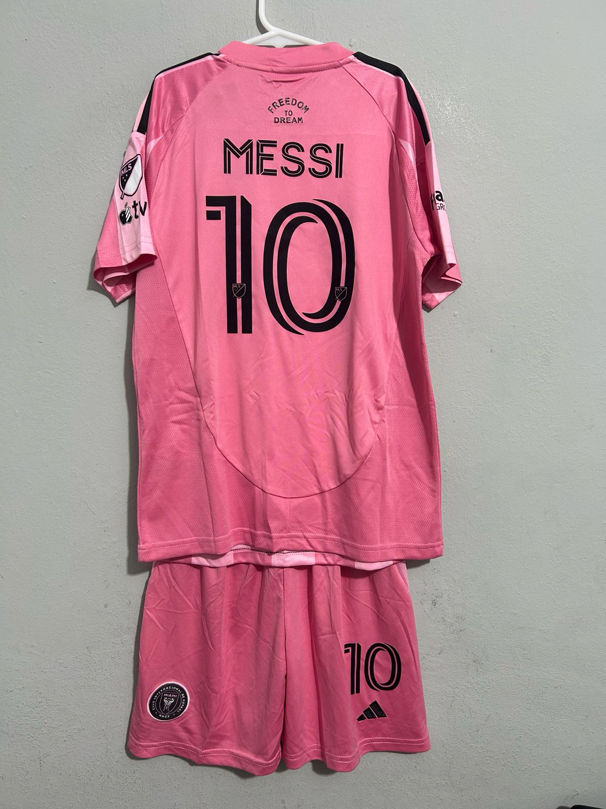 CONJUNTOS PARA NIÑOS DE 3 A 15 AÑOS DEL INTER DE MIAMI 2025/2026 HOME