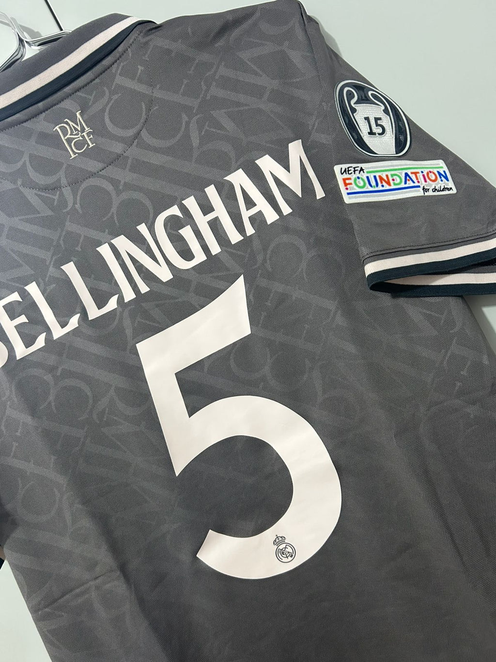 CAMISETA DEL REAL MADRID 2024/2025 SEGUNDA EQUIPACION VERSION FAN