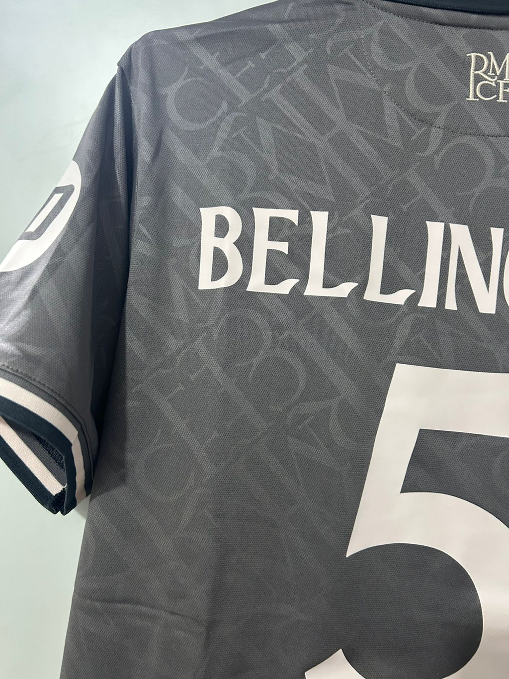 CAMISETA DEL REAL MADRID 2024/2025 SEGUNDA EQUIPACION VERSION FAN