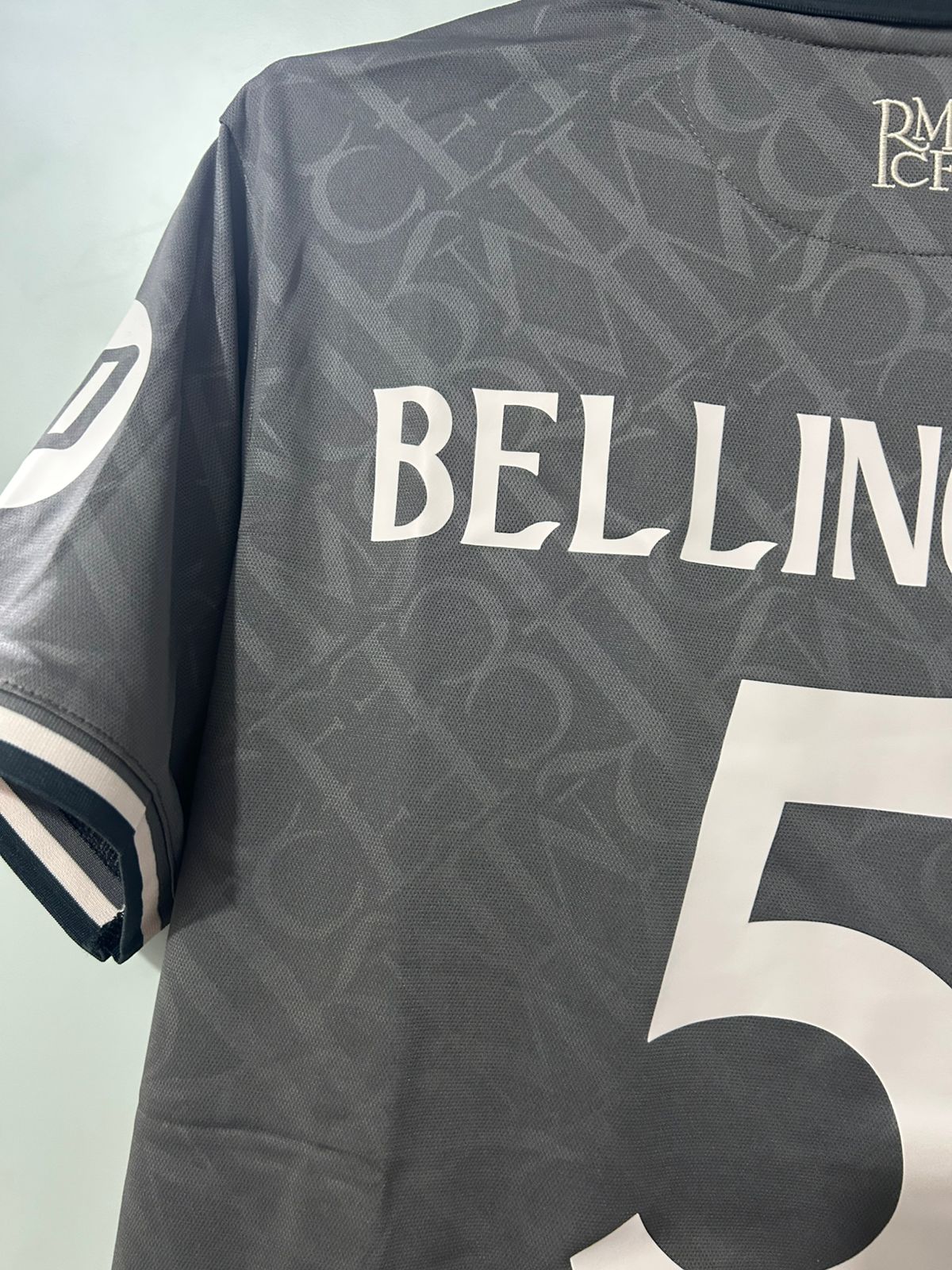 CAMISETA DEL REAL MADRID 2024/2025 SEGUNDA EQUIPACION VERSION FAN