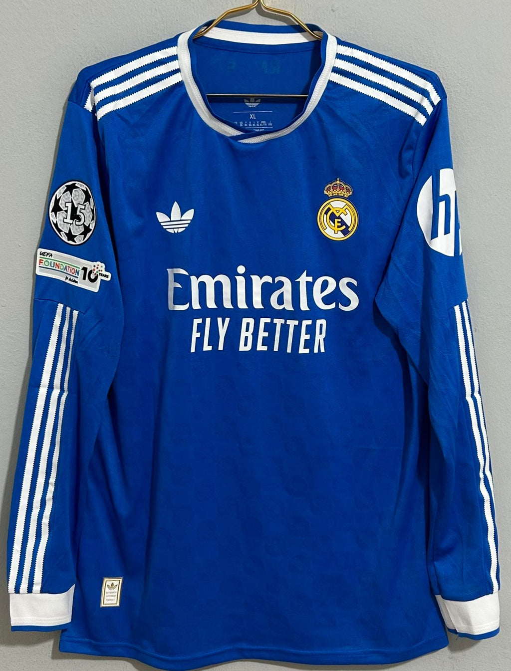 CAMISETA DEL REAL MADRID 2025/2026 TERCERA EQUIPACION VERSION JUGADOR MANGA LARGA