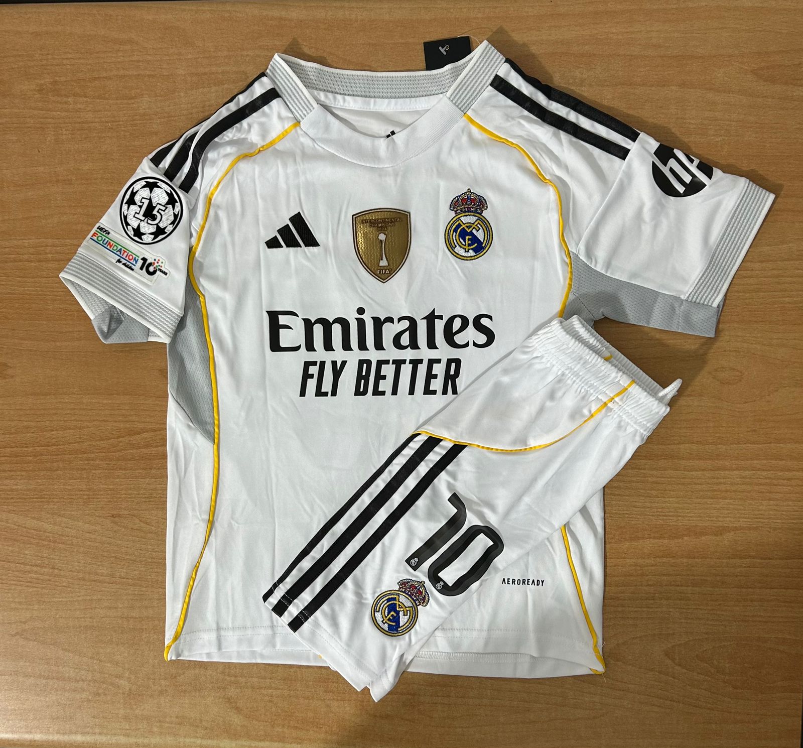 CONJUNTOS PARA NIÑOS DE 3 A 15 AÑOS DEL REAL MADRID 2025/2026