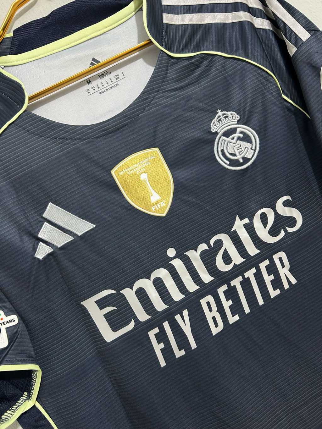 CAMISETA DEL REAL MADRID 2025/2026 SEGUNDA EQUIPACION VERSION FAN