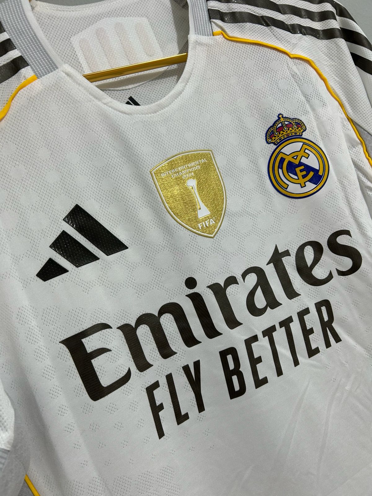 CAMISETA DEL REAL MADRID 2025/2026 HOME VERSION JUGADOR