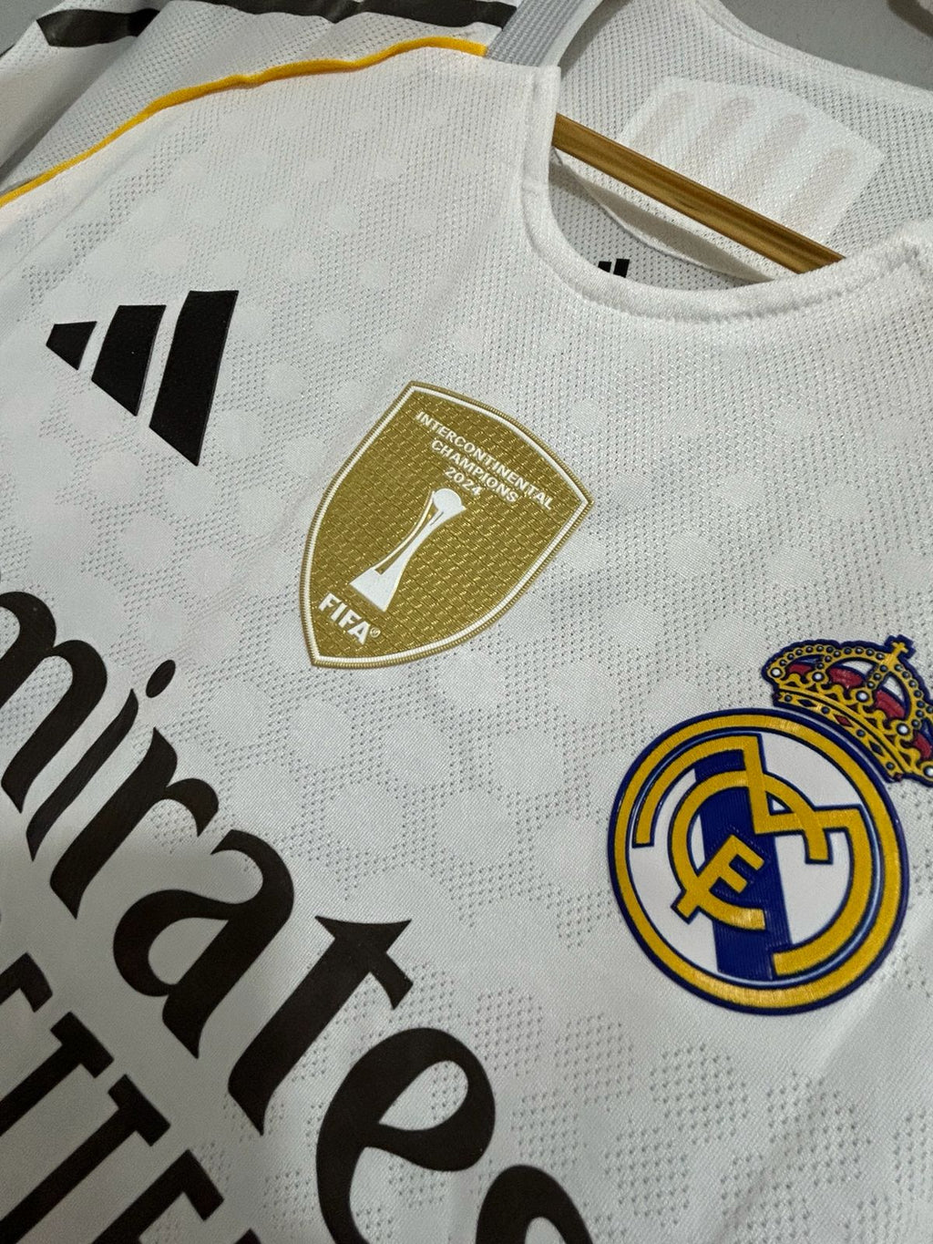 CAMISETA DEL REAL MADRID 2025/2026 HOME VERSION JUGADOR