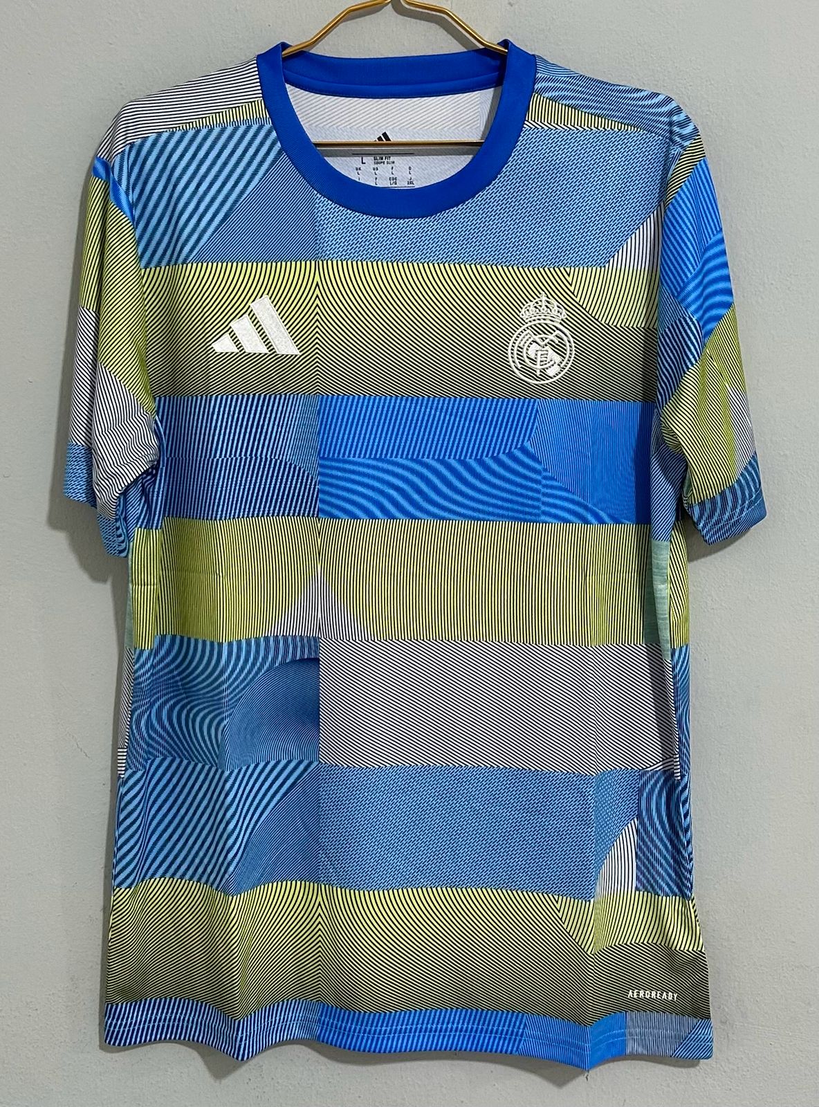 CAMISETA DEL REAL MADRID 2025/2026 DE ENTRENAMIENTO