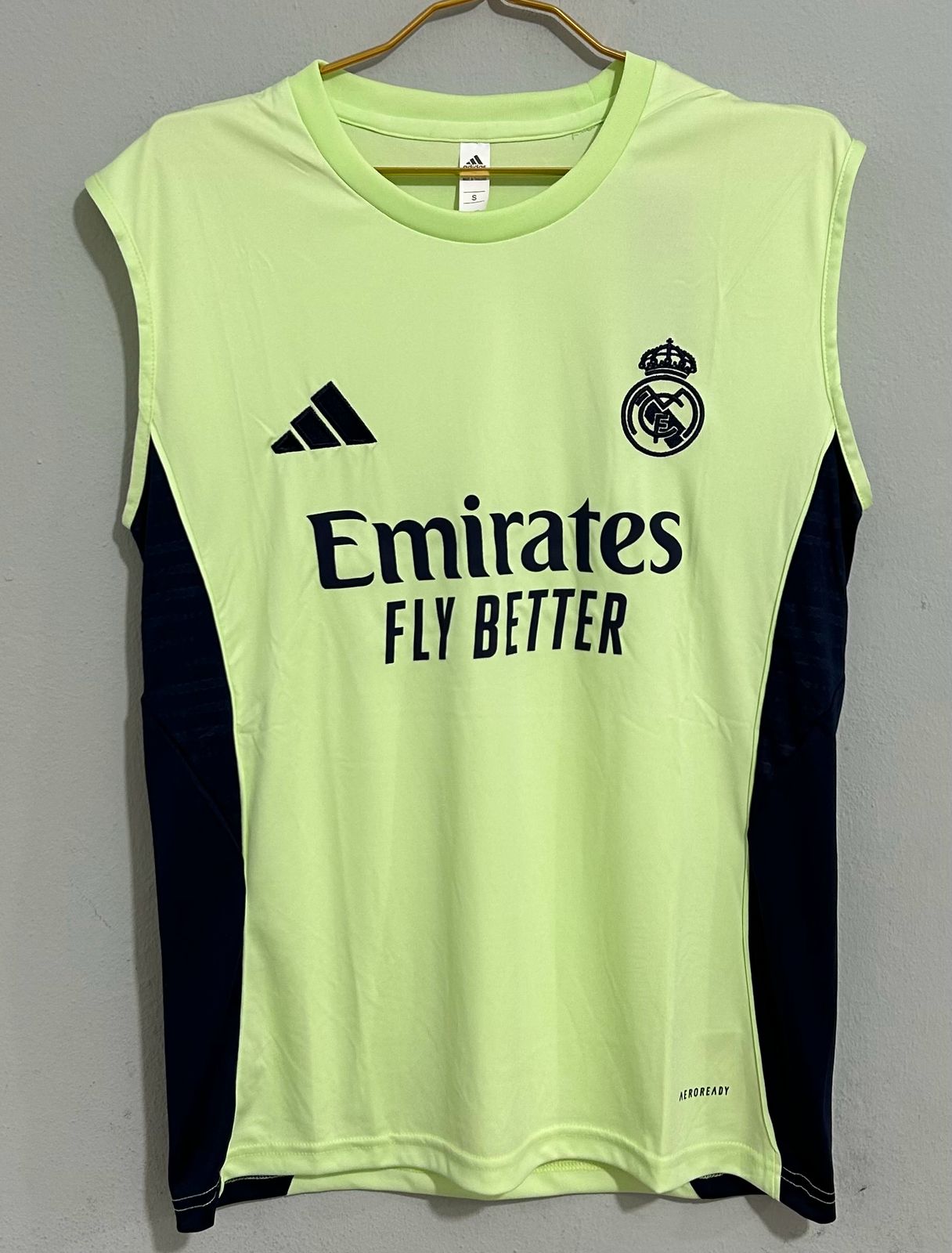 CAMISETA DEL REAL MADRID 2025/2026 DE ENTRENAMIENTO