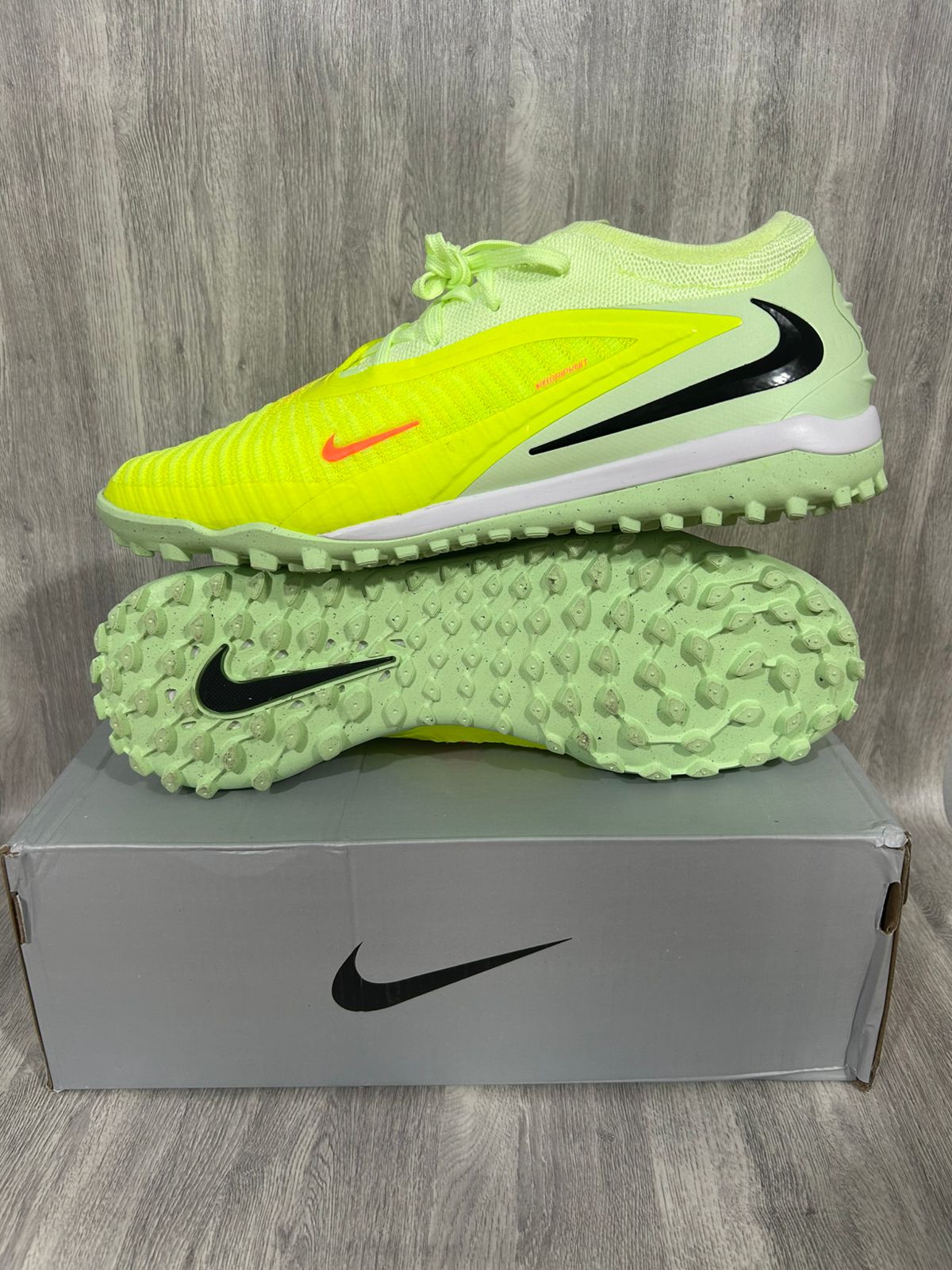 Nike Phantom 6 Low Pro TF
